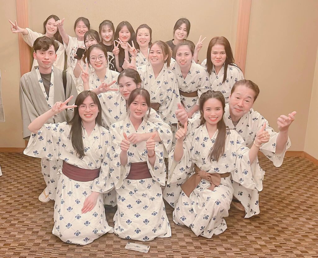 弊社から２０名派遣！企業様の７５周年記念旅行にお招きいただきました。